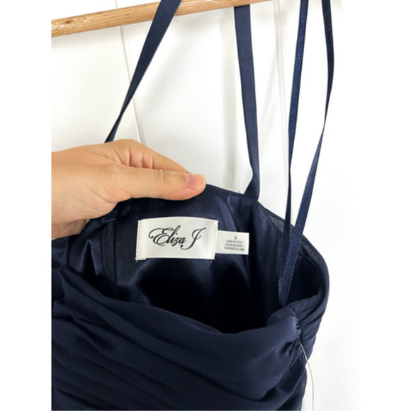 NWT Eliza J Halter Neck‎ Shirred Chiffon Gown in Navy Size 6 Evening Maxi Dress - Picture 8 of 16